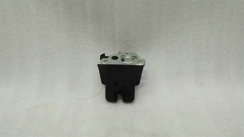 Audi A3 8V boot lock 8R0827505 tailgate lock