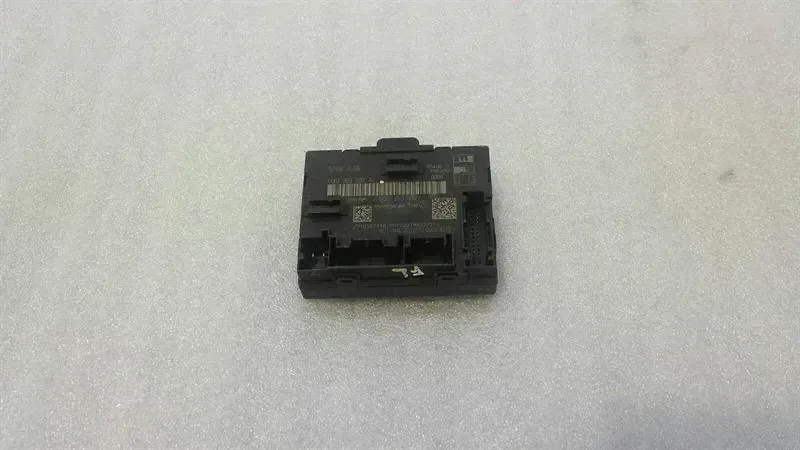 Audi A3 8V front right door module 5Q0959592A door control unit front right
