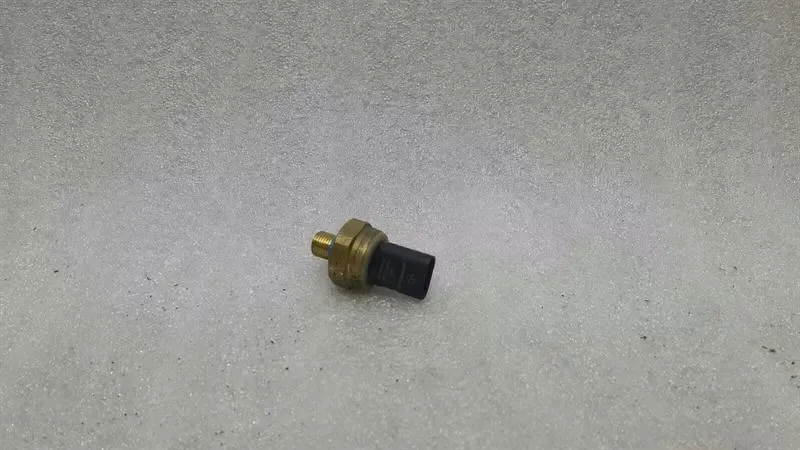 Mercedes E Class W213 Fuel Pressure Sensor A0009050603 Pressure Sensor OM654