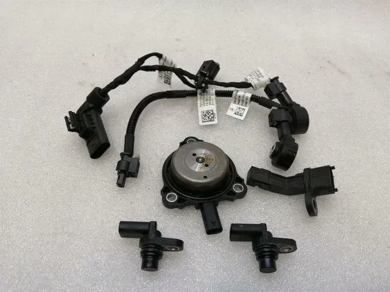 Mercedes A Class W177 A35 AMG Crankshaft Knock Sensor A2761560790 Camshaft