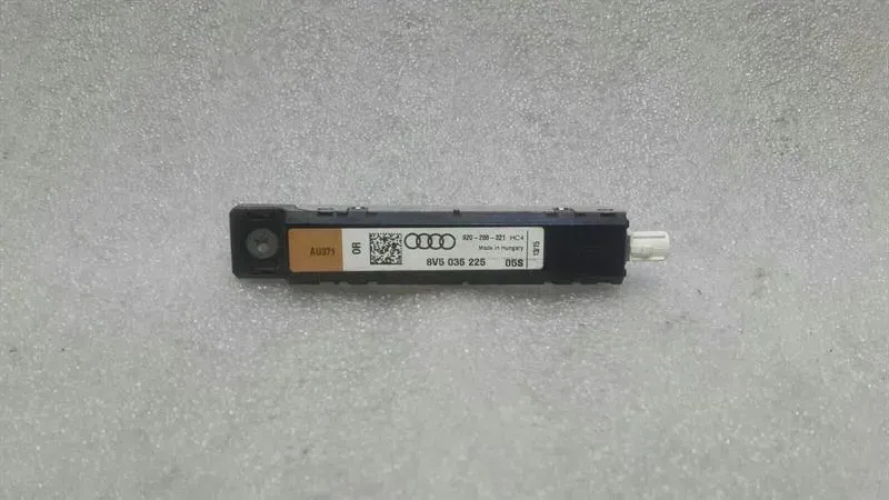 Audi S3 8V Aerial / Antenna 8V5035225 Antenna