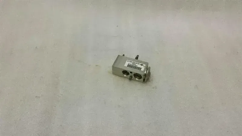 Mercedes A Class W176 Heater Valve A2468300084 Heater Valve