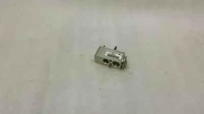 Mercedes A-Klasse W176 Heizungsventil A2468300084 Heizungsventil