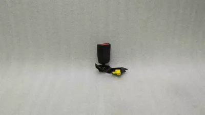 Mercedes C-Klasse W204 Gurtschloss A2048601069 Rechtes Gurtschloss