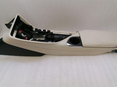 BMW i8 hybrid armrest 51169290584 center armrest armrest ivory white rhd