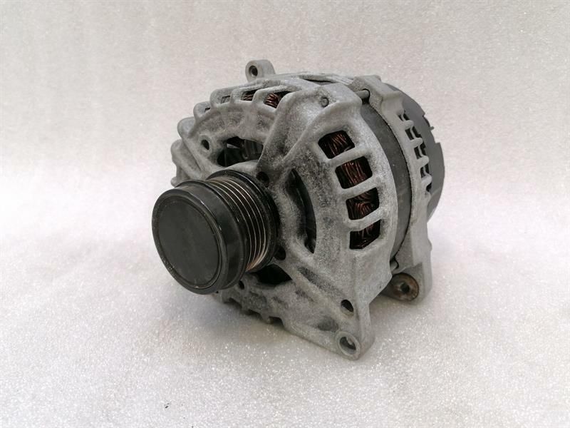 Mercedes CLA W117 C117 Alternator A0009061903 Alternator
