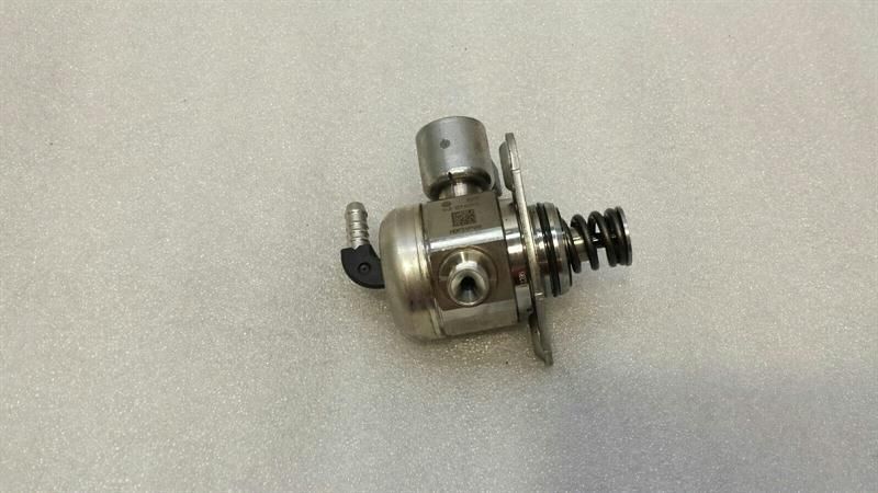 Audi A3 8V Facelift Fuel Pump Mechanical 04E127025D Fuel Pump 1.4 TFSI