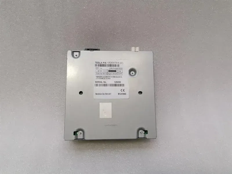 Tesla Model X 75D Radio Control Module 1052609-00-A Control Unit Radio Tuner