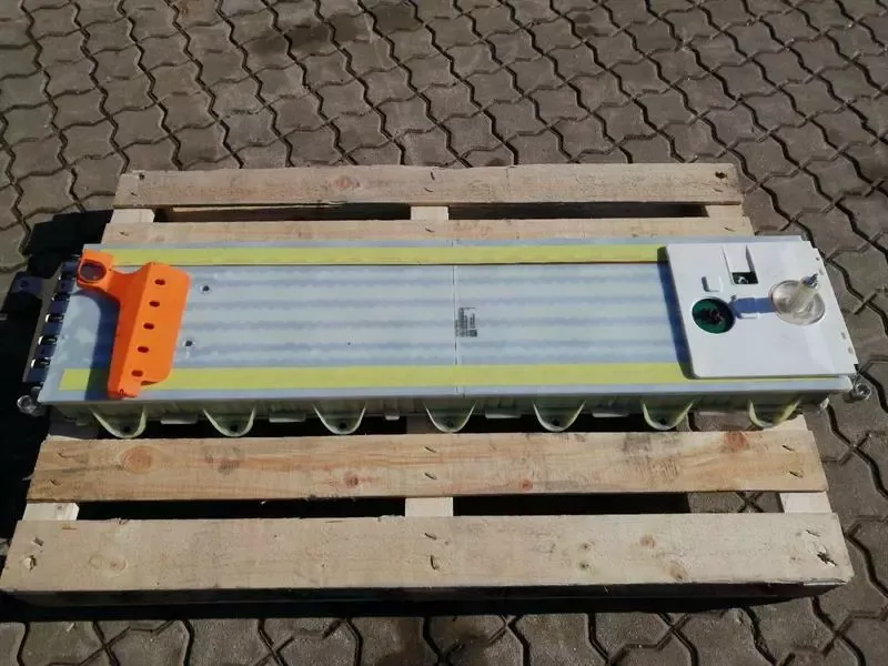 TESLA MODEL 3 STANDARD RANGE Li-On Battery 1093901-00-L 1104429-00-M