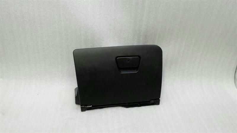 BMW Z4 E85 E86 Glovebox 6961766 right handlebar