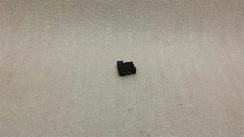 BMW Z4 E85 E86 E39 X5 Trunk Switch 8365579 Tailgate Shift