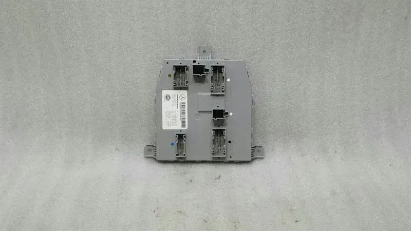 Mercedes C Class W205 Electronic Module A2059006818 ECU SAM