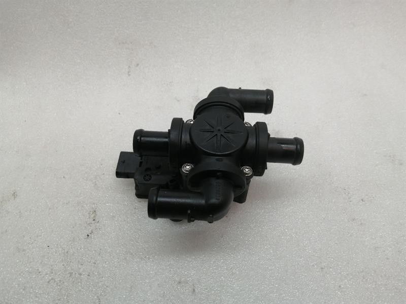 Porsche Taycan 9J heater valve 9J1906459A heater valve valve