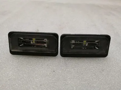 Комплект подсветки номерного знака Tesla P100D 2017 года, комплект подсветки номерного знака 9773-002