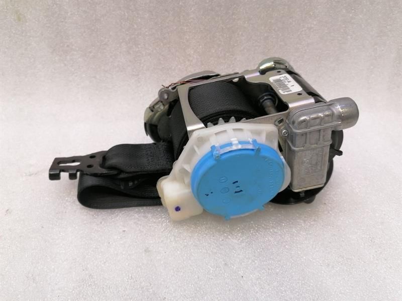 Tesla Model X P100D front seatbelt right 1069168-05-a seatbelt belt front