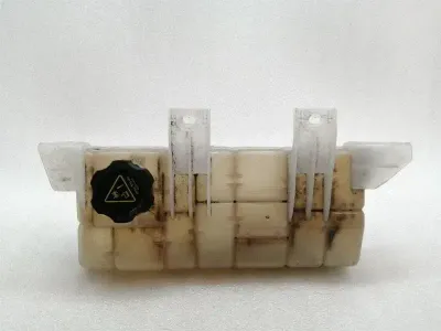 Tesla Model S 100D Zbiornik wyrównawczy 1036124-00-O Zbiornik wyrównawczy płynu chłodzącego