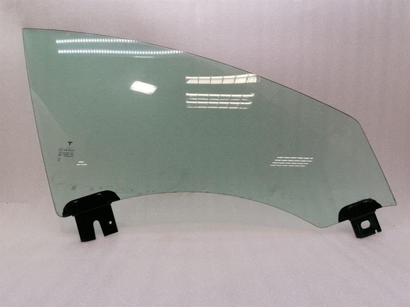 Tesla Model S 100D Right Front Door Glass 6006647-00-E Front Right Door Glass