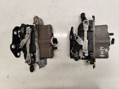 A2129066301 A2048800228 A2129066201 A2048800128 Bonnet hinge set MERCEDES-BENZ E-CLASS (W212) (2009-2016)