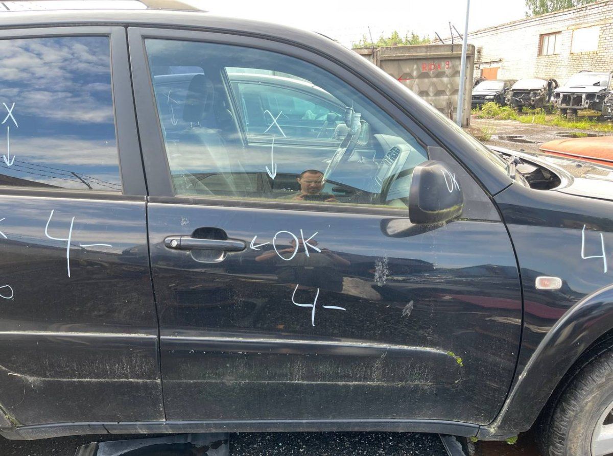 Door Front Right TOYOTA RAV 4 II (XA20) (2000-2005)