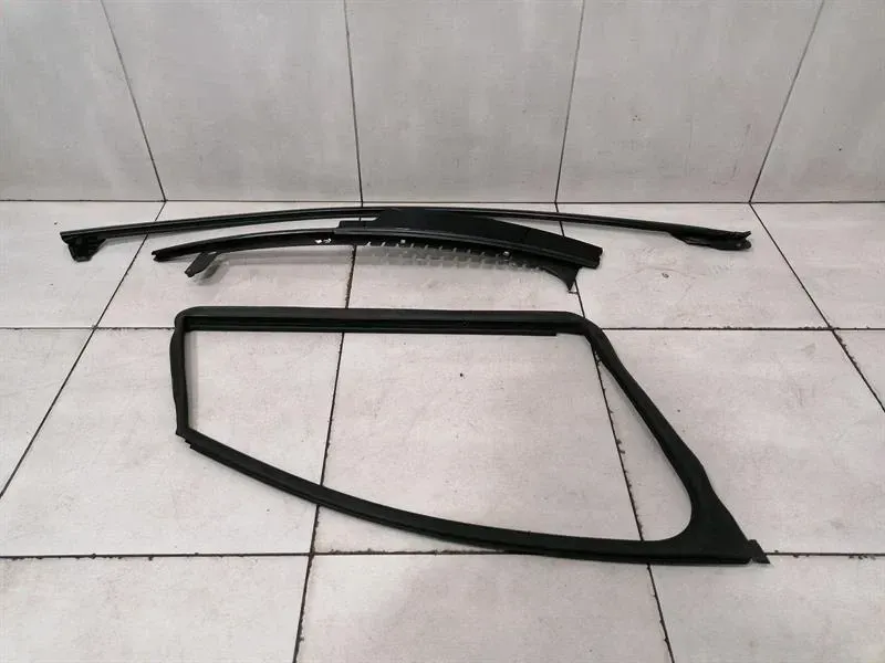 Porsche Panamera 971 front right door seal 971837432A door seals front right