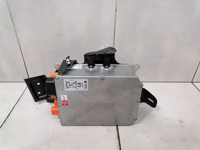 Porsche Panamera 971 Electronic CHARGER 5QE915682R Control Unit Charger