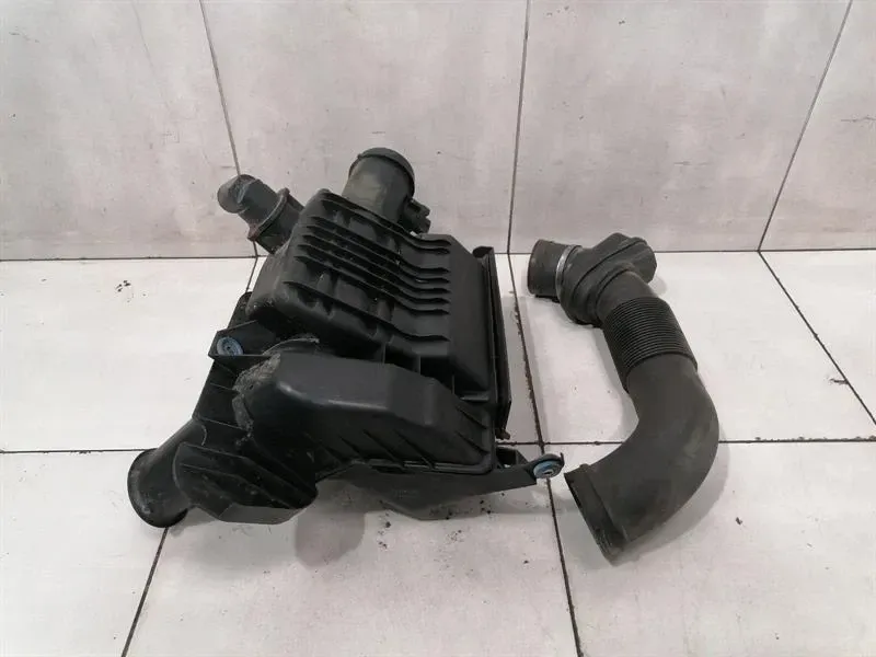 Porsche Boxster 986 Air Filter Box 99611007111 Air Filter Box 99611002111