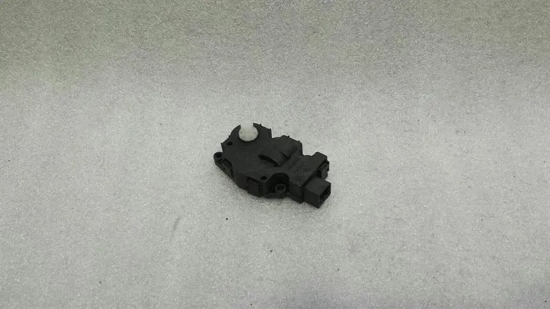 Porsche Panamera 970 Vent Flap Motor 97057384200 Servo Motor