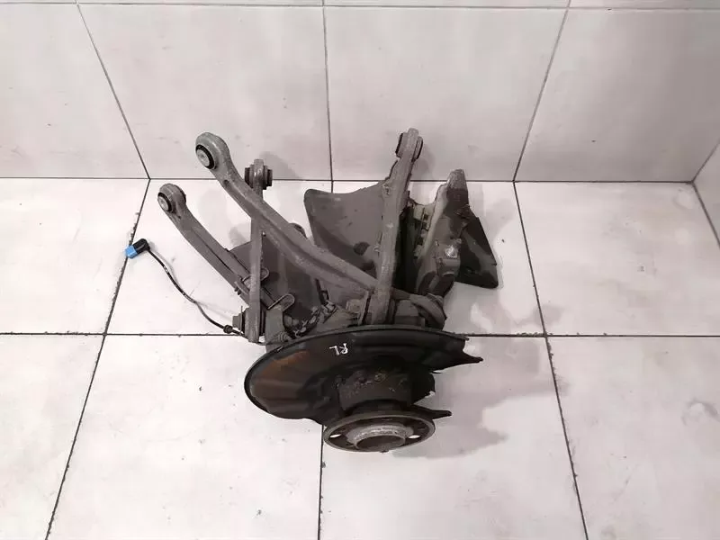 Mercedes S-class W222 Left Rear Hub A2223500941 Wheel Bearing Housing Rear Left