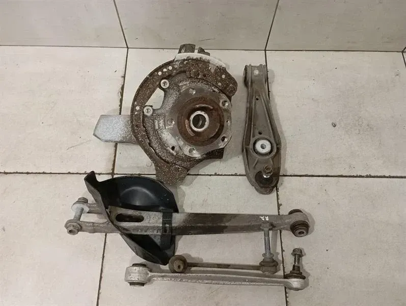 Porsche Cayman 718 Right Rear Hub 982505052A Wheel Bearing Housing Rear Right