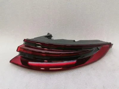 Porsche Panamera 971 labais aizmugurējais lukturis 971945092B aizmugurējais labais aizmugurējais lukturis