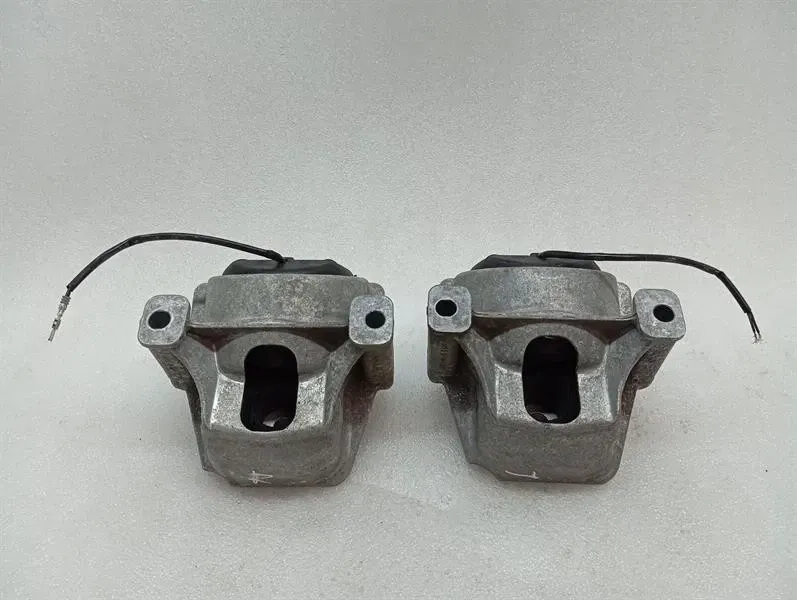 Porsche Macan 95B engine mount set 8R0199381 engine mount set