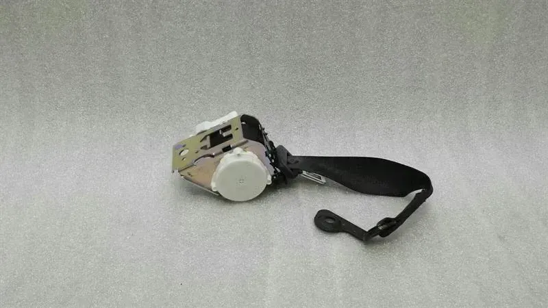 Mercedes C Class W204 rear seat belt A2048600085 seat belt belt rear