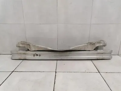 Porsche Boxster 986 aizmugurējā bufera sija 98650502100 bufera balsts aizmugurē