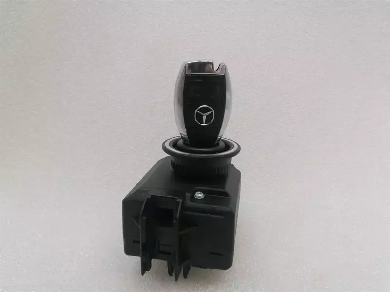 Mercedes C Class W204 Electronic Module A2079057101 Control Unit EZS + KEY