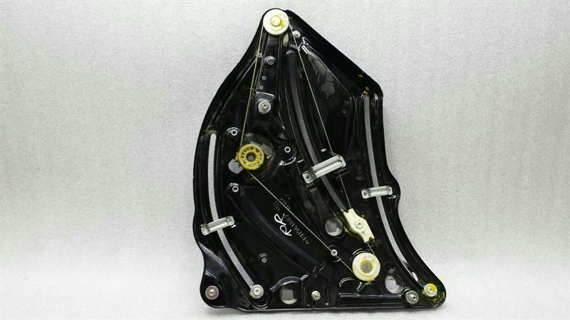 Mercedes E Class W207 RRH Door Winder A2076700203 Rear Right Window Regulator