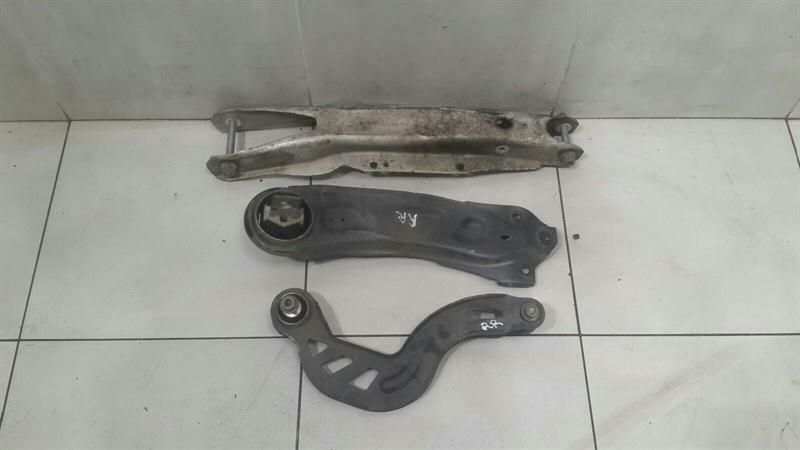 Mercedes A W176 right rear wishbone A2463500506 rear right wishbone set