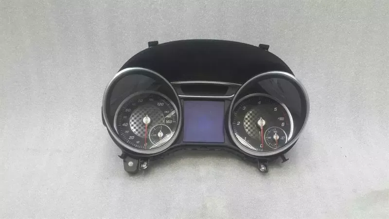MERCEDES A Class W176 Instrument Cluster A1769000904 Speedometer OM651 MPH