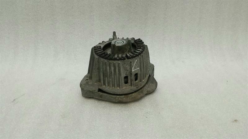 Mercedes SLK R172 left engine mount A1722401317 engine mount left