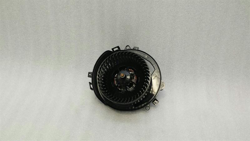 Audi A3 8V facelift rhd Heater Blower 5Q2819021B Right Handlebar