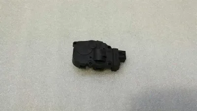 BMW 5. sērijas F10 528i ventilācijas vārsta dzinējs 9242058 servomotors