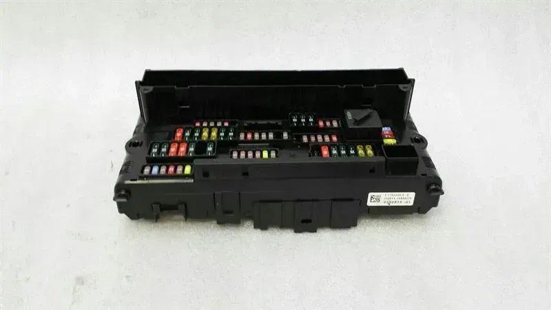 BMW 5 Series F10 528i Fuse Box 9252815 Fuse Box