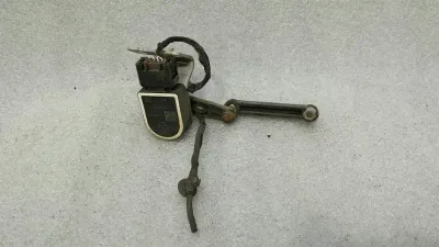 BMW Серия 5 F10 528i Сензор за ниво на ксенон 6861351 Сензор за ниво Сензор за ниво на височина