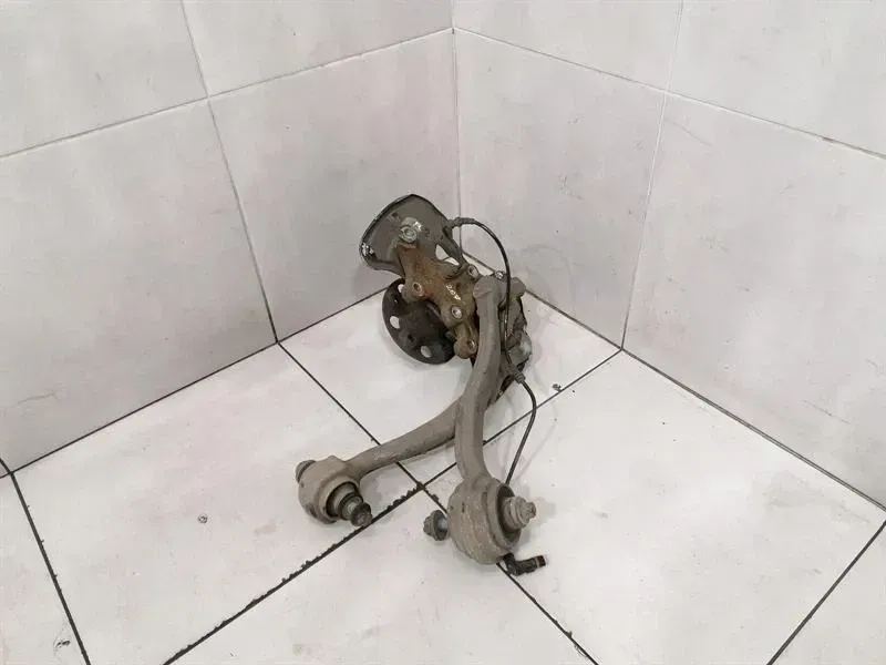 Mercedes E Class W207 Left Front Hub A2043320101 Wheel Bearing Housing Front Left