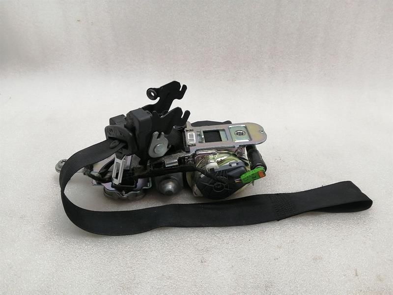 Mercedes e W207 right front seatbelt A2078603685 seat belt front belt