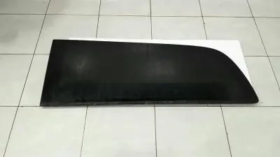 Mercedes V-klass W447 Vänster Bak 1/4 Glas A4476704400 Dörrfönster 1⁄4 Bak Vänster