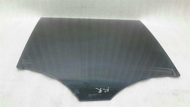 Mercedes ML W166 right rear door glass A1667352010 door window rear right.
