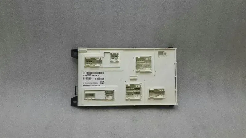 Mercedes ML W166 Electronic Module A1669001608 Control Unit SAM