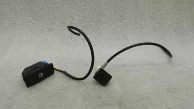 Mercedes ML W166 Multimedia Input Set A2188200087 Control Unit Female AUX IN USB