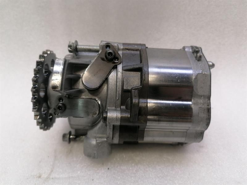 Mercedes CLS C257 W257 oil pump A6541802501 oil pump oil auxiliary pump