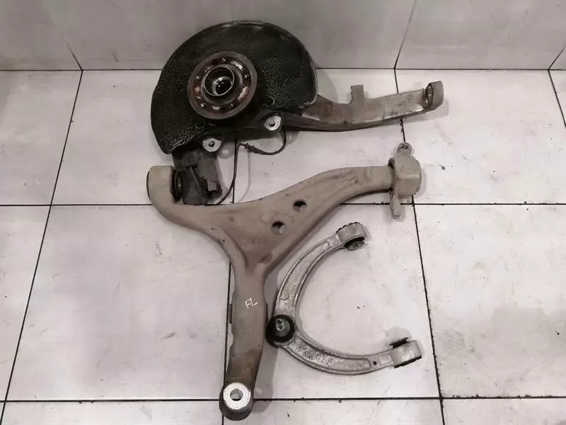 Mercedes GLE W166 Left Front Hub A1663300920 Wheel Bearing Housing Front Left